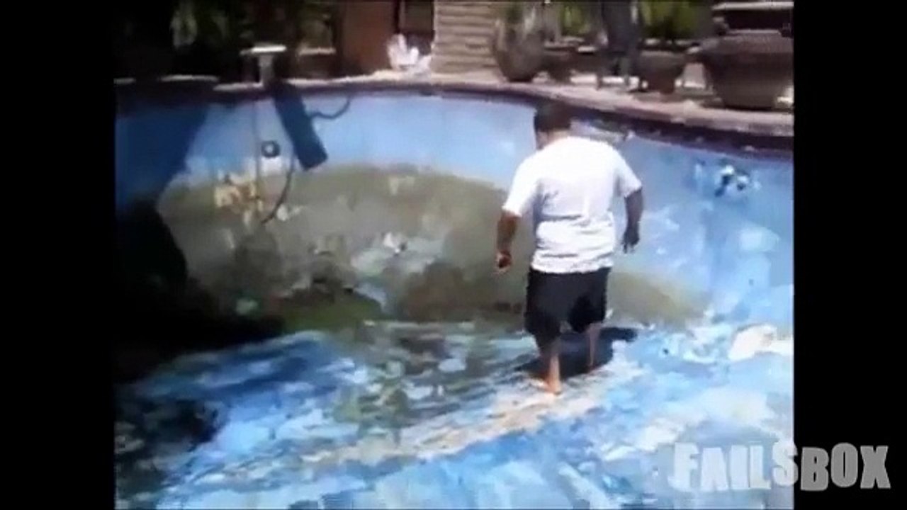 Caldo, belle ragazze e piscina... ma l'incidente è sempre dietro l'angolo!