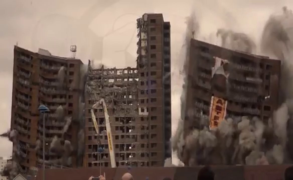 Old Flats Demolished - Building Smashed In Seconds!