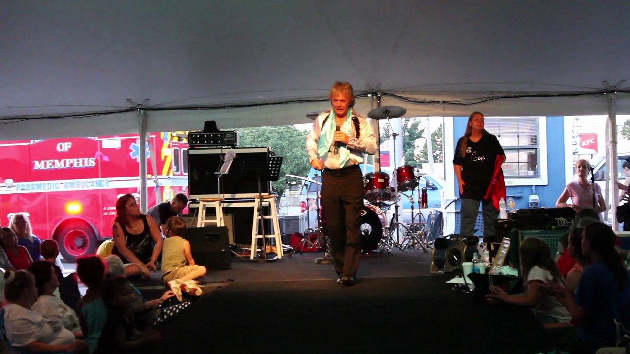 Gene Hodge live at the tent Elvis Week 2015