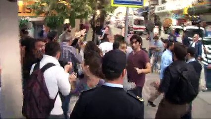 Hamile kadın polisle eylemciler arasında kaldı