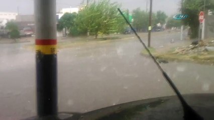 Ceviz büyüklüğündeki dolu hayatı felç etti