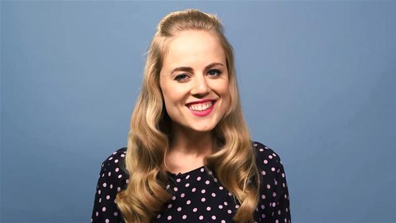 Rita Ora style curls