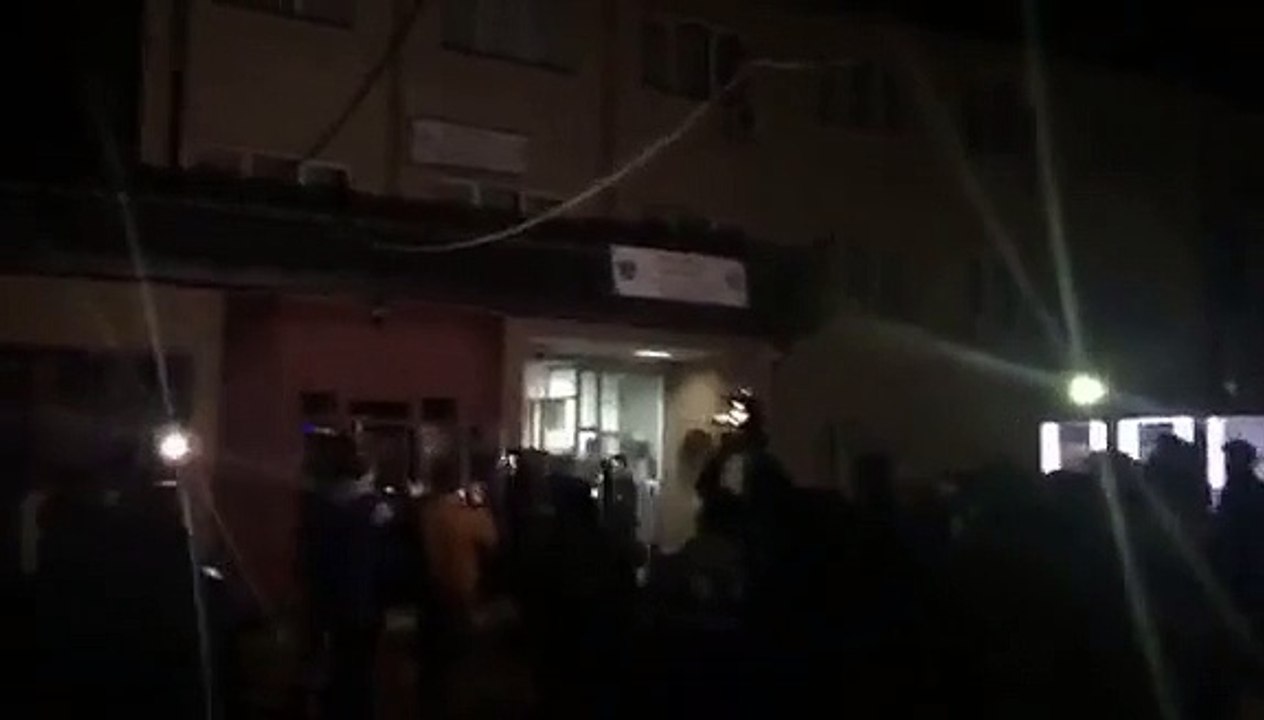 Njesia Speciale ne paknaqsi e protestuesve per arestimin e Albin Kurtit