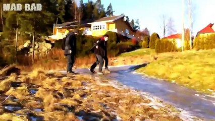 Funny People Falling on Ice Compilation [2015]