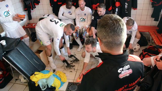 Joie dans le vestiaire après la qualification pour le 6ème tour de la coupe de France