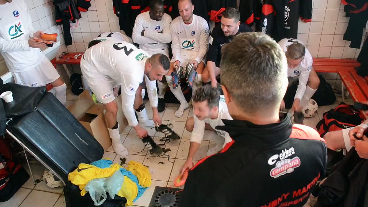 Joie dans le vestiaire après la qualification pour le 6ème tour de la coupe de France