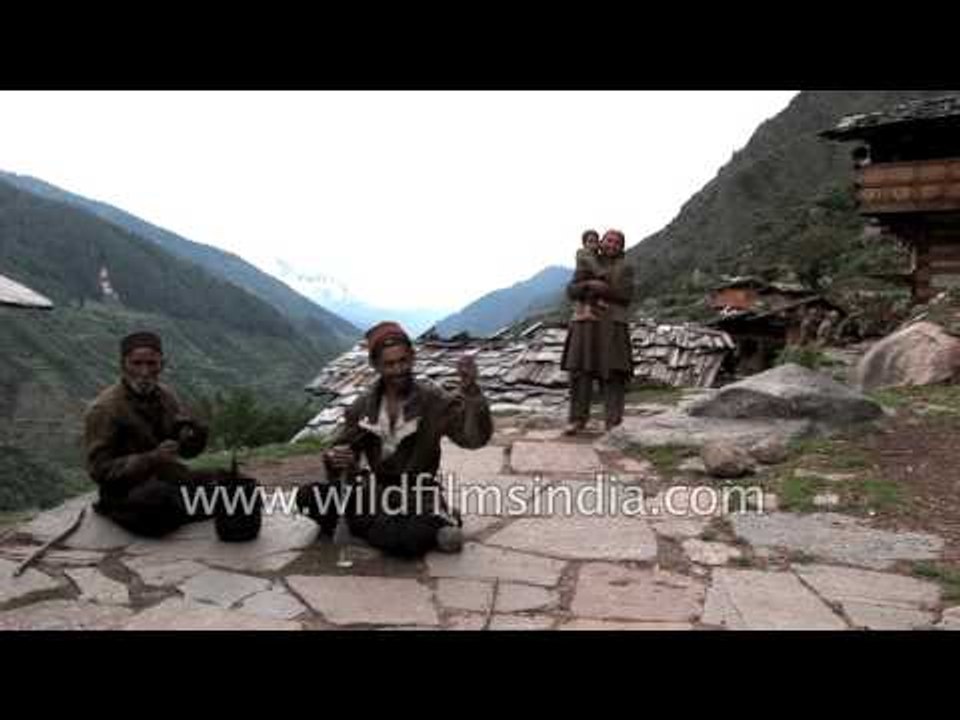 Hand spinning with a spindle in Jaunsar-Bawar region