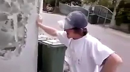 Перфоратор: парень показывает свою силу