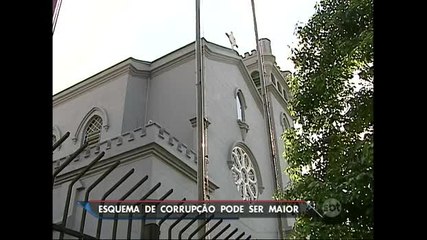 Padre acusado de desviar verba da igreja é suspeito de roubar dinheiro público