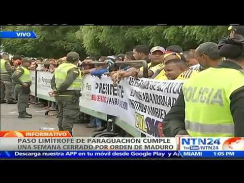 Santos saluda a miembros de la Guardia Nacional Bolivariana en medio de su visita a Paraguachón
