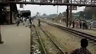 whatsapp videos train accident