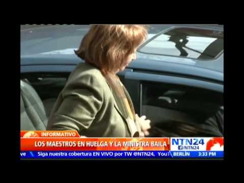Video muestra que mientras los maestros están en huelga la ministra de Educación baila en Uruguay