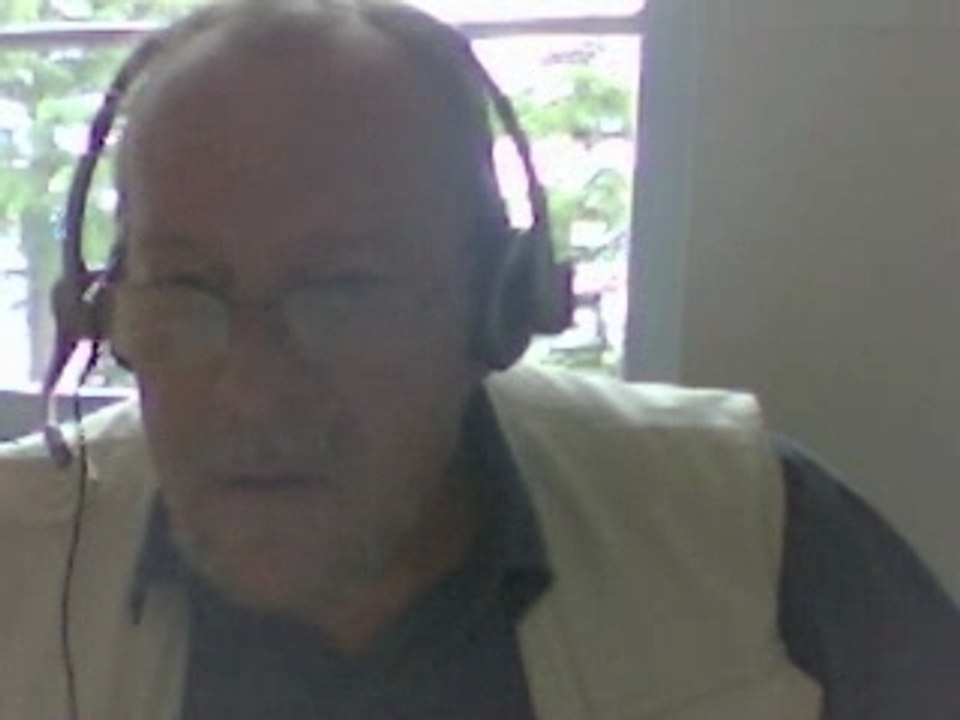 Devant la webcam