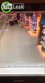 Clerk tackles thief in supermarket