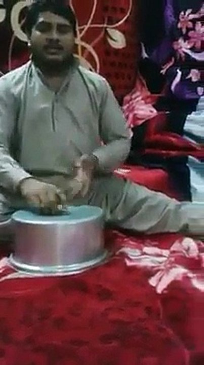 A beautiful home based song from Middle East for all Pakistani Brothers