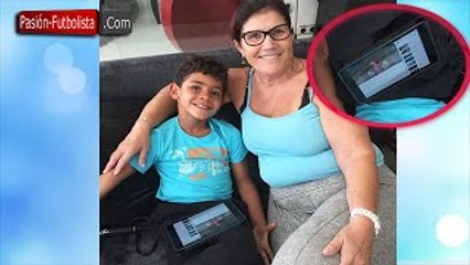 El Hijo de Cristiano Ronaldo y su Mamá Miran Vídeos de Leo Messi en su Tablet