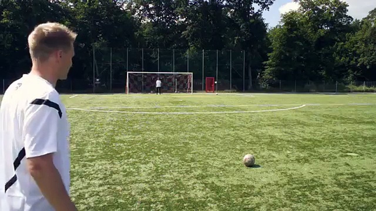 Best Free Kicks Montage Vol25 Ronaldo vs Messi Shots freekickerz