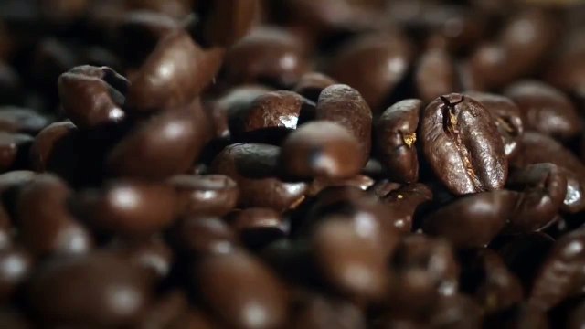 Gloria Jeans Coffees Reklamı