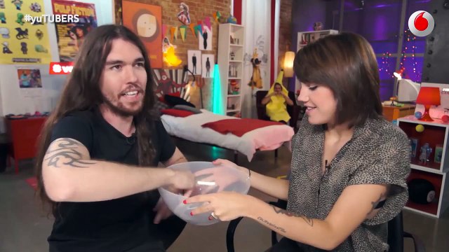 yuTUBERS TV Bonus Track 22: Angy ¿Cuánto sabes de los youtubers? con @ZormanVideos