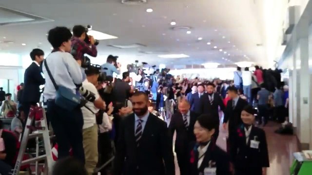 Les joueurs du Japon accueillis en héros à l'aéroport