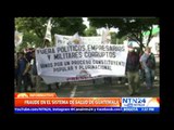 Indígenas y campesinos en Guatemala marchan para exigir la renuncia del presidente Otto Pérez