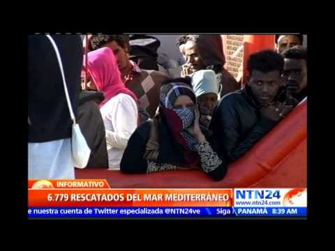 Al menos 5.800 inmigrantes rescatados en el Mediterráneo desembarcan en Italia