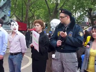 Couronnement de Poutine, place Saint-Michel, 5 mai 2012