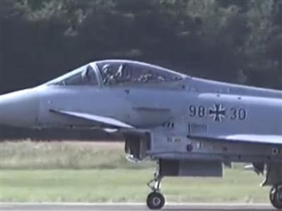 Bataille entre avions de combat dans le ciel européen