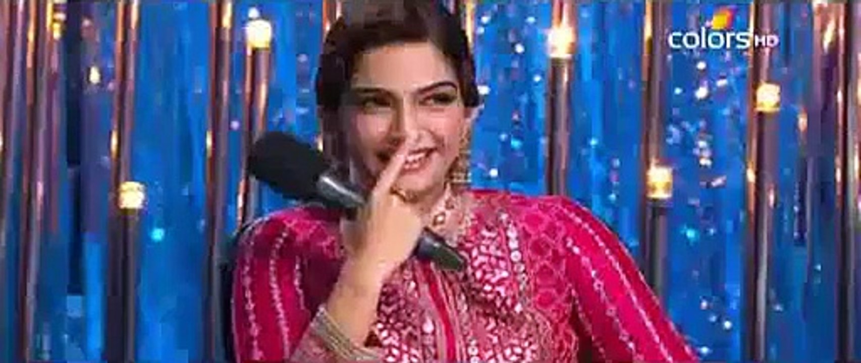 Reaction of Sonam Kapoor When Fawad Khan Was Singing a Song