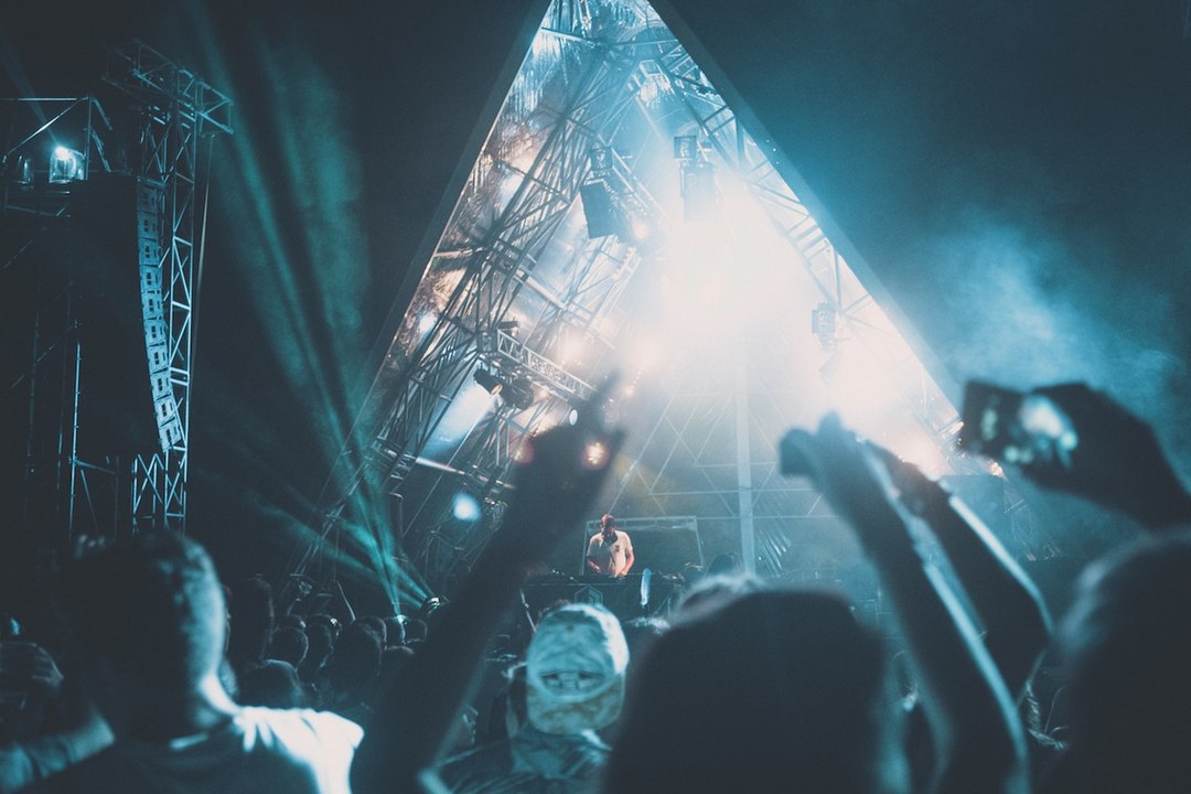 FLOWDAN - Live at OUTLOOK 2015