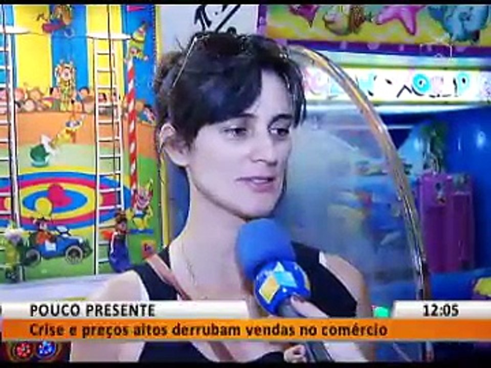 POUCO PRESENTE