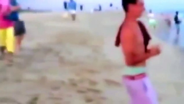 Американец поймал руками двухметровую акулу