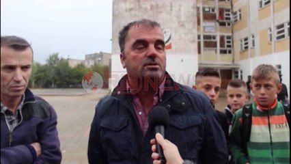 Në shkollën "Avni Rustemi" të Kukësit nxënësit nuk kanë as karrige të ulen