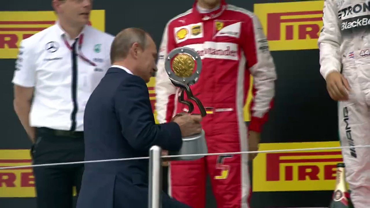 Champagne shower for Putin!