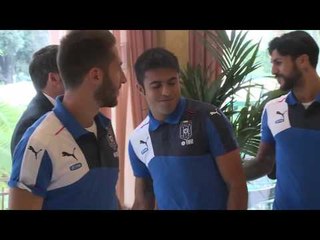 Скачать видео: Roma - Renzi incontra la Nazionale Italiana di calcio (13.10.15)