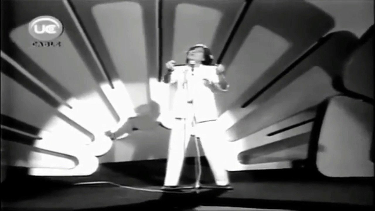 **** Procuro olvidarte ****