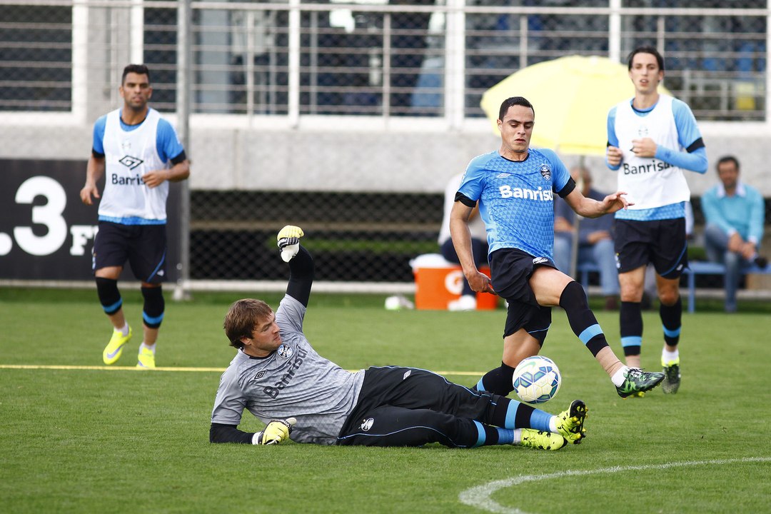 Gols do capixaba Vitinho