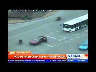 Acto de ira en China: hombre atropella a policía de tránsito para evadir sus indicaciones