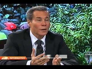Forenses señalan que el fiscal Nisman habría estado de rodillas cuando recibió el disparo