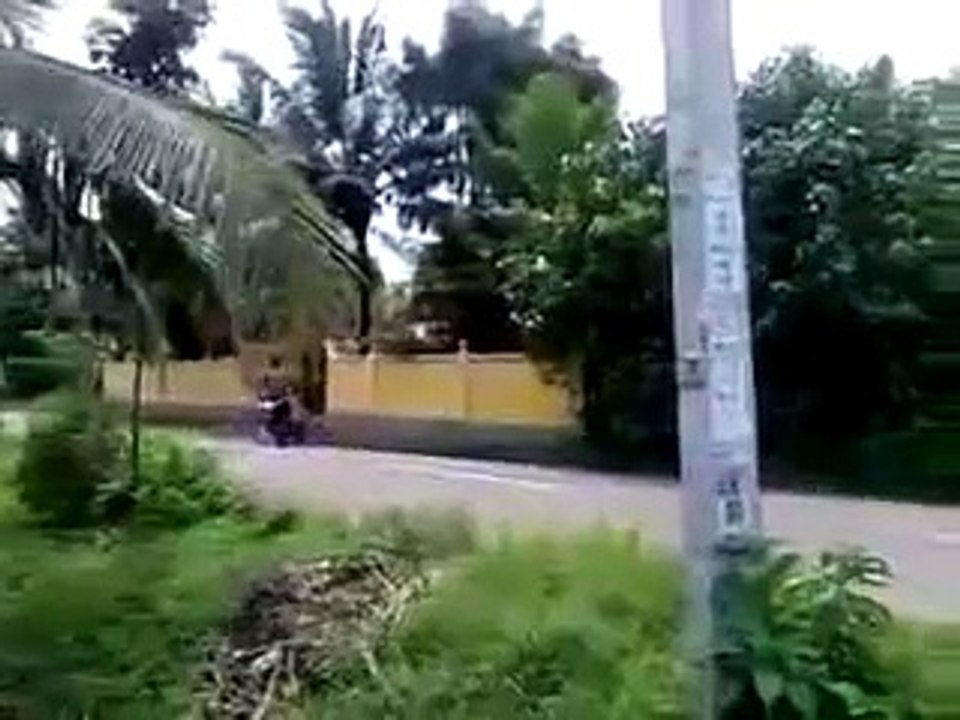 Aksi Stunt Rempit India,Hingga Pecah Perut - YouTube