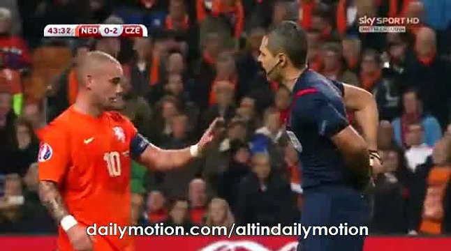 Robin Van Persie Fantastic Free Kick Chance - Netherlands vs Czech Republic - Euro 2016 - 13.10.2015