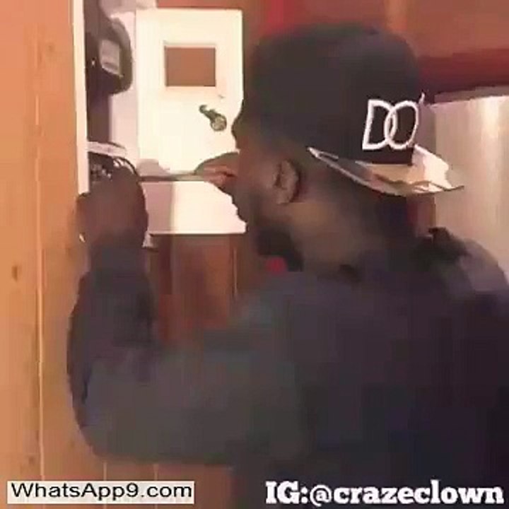 I Am Engineer - Bechare Ki Vaat Lag Gayi - Funny Fail(whatsapp9.com) (1)