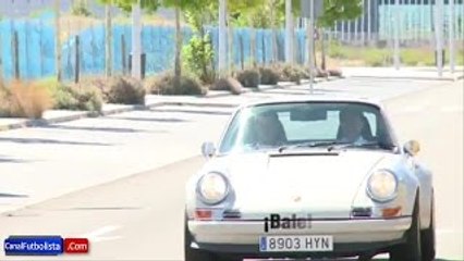 Gareth Bale llega en un espectacular Porsche 911 Clásico al entrenamiento del Real Madrid