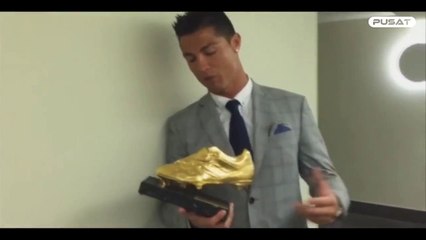 Cristiano Ronaldo presenting his 4th Golden Boot to the fans