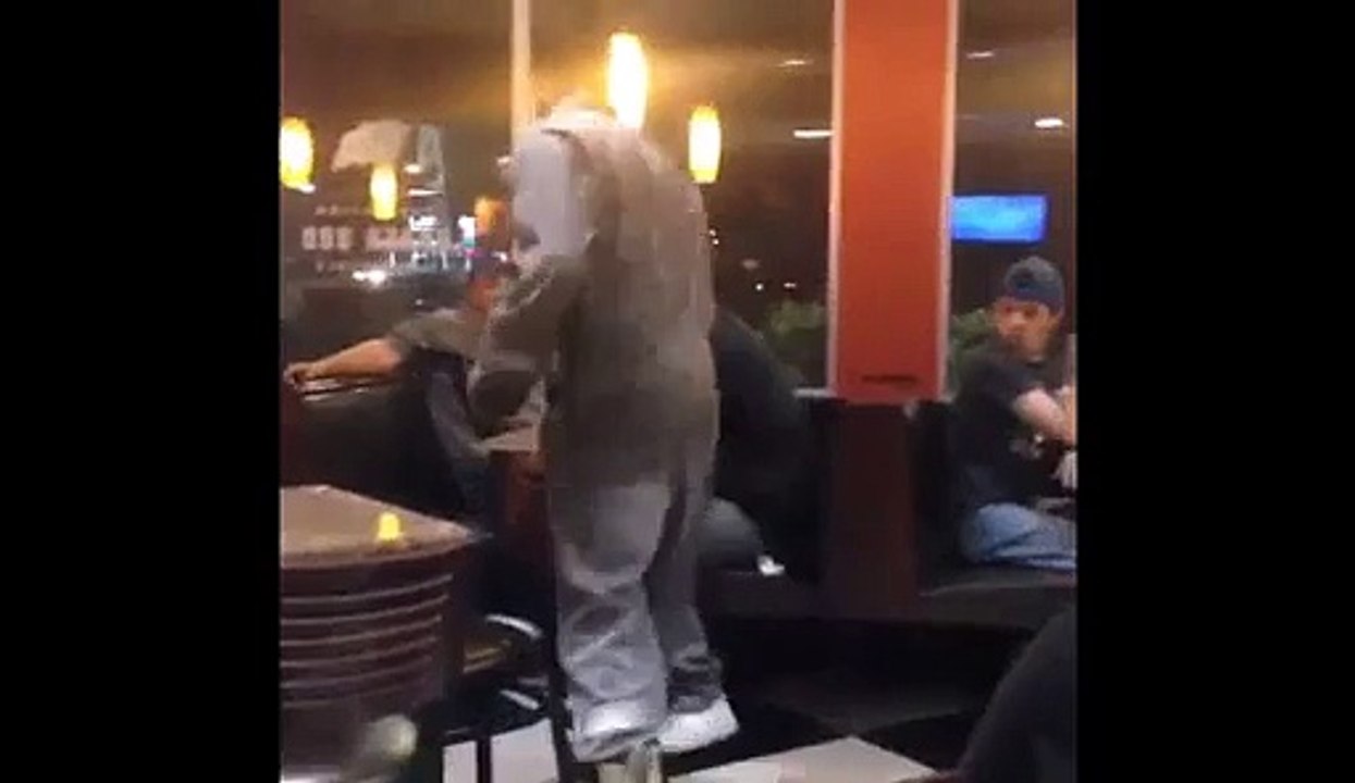 One Punch Knockout In Restaurant - Funny Fight - Video Dailymotion