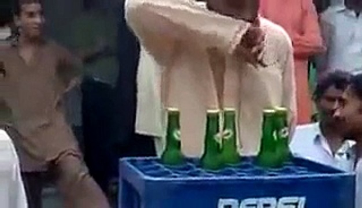 Pakistani Funny Clips Bottle Master - Video Dailymotion