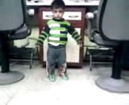 çok komik video 100000 kere tıklandı (komik çok güldürücü komik videolar komik şakalar)