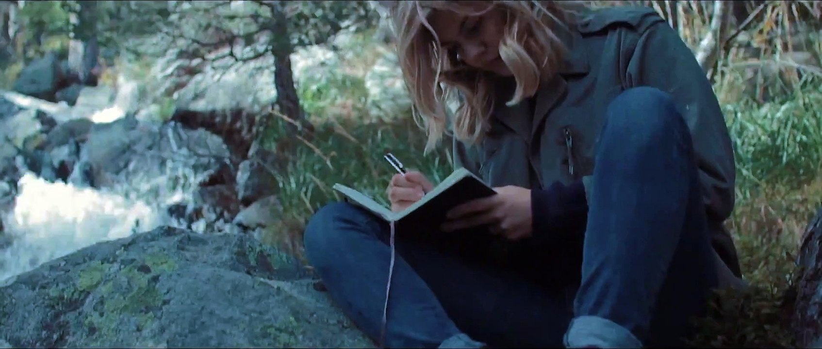 Louane - Nos Secrets (Clip Officiel)