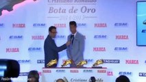 Filho de Cristiano Ronaldo mostra dedo do meio em entrega de prêmio