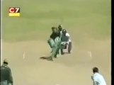Rahul Dravid's 1st ODI wicket - Saeed Anwar